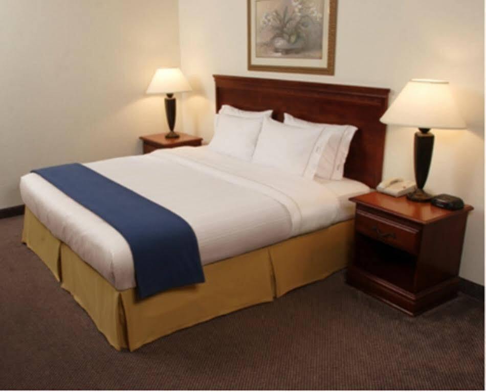 Holiday Inn Express & Suites Jackson/Pearl International Airport Zewnętrze zdjęcie