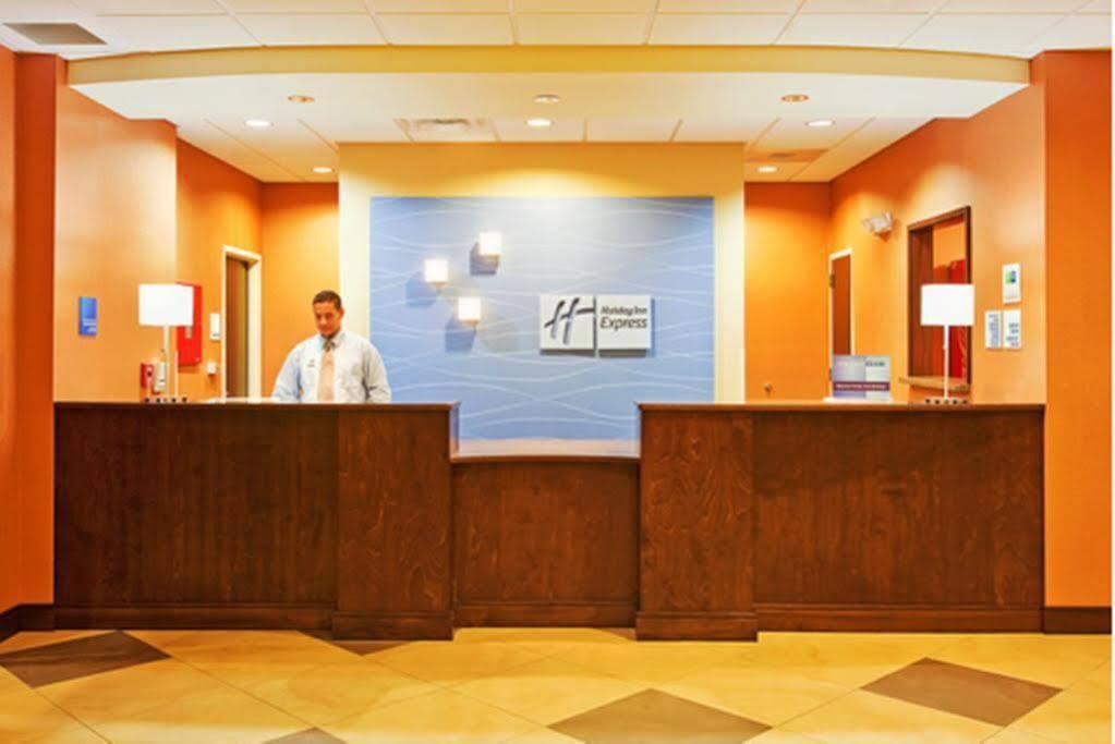 Holiday Inn Express & Suites Jackson/Pearl International Airport Zewnętrze zdjęcie